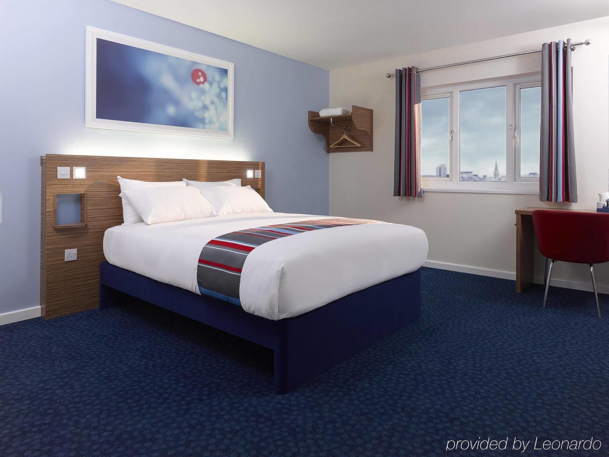 Travelodge Aberdeen Central Екстериор снимка